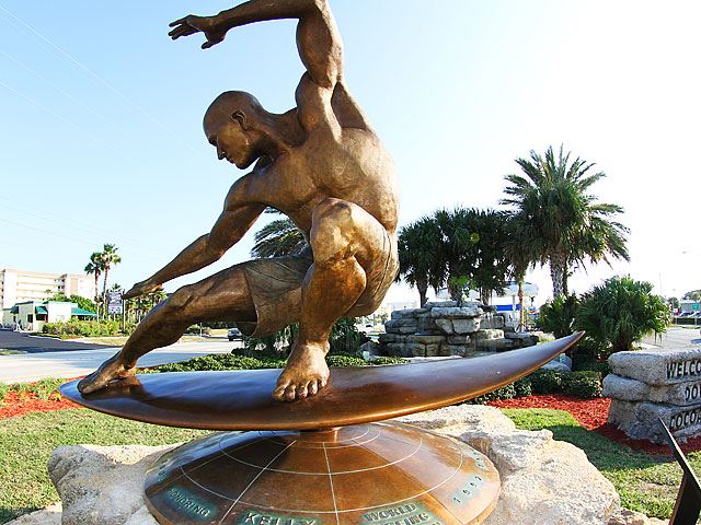 Kelly Slater Statue at Triangle Park